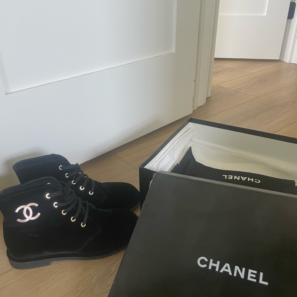 Chanel Women's Black Ankle Boots - Picture 6 of 7